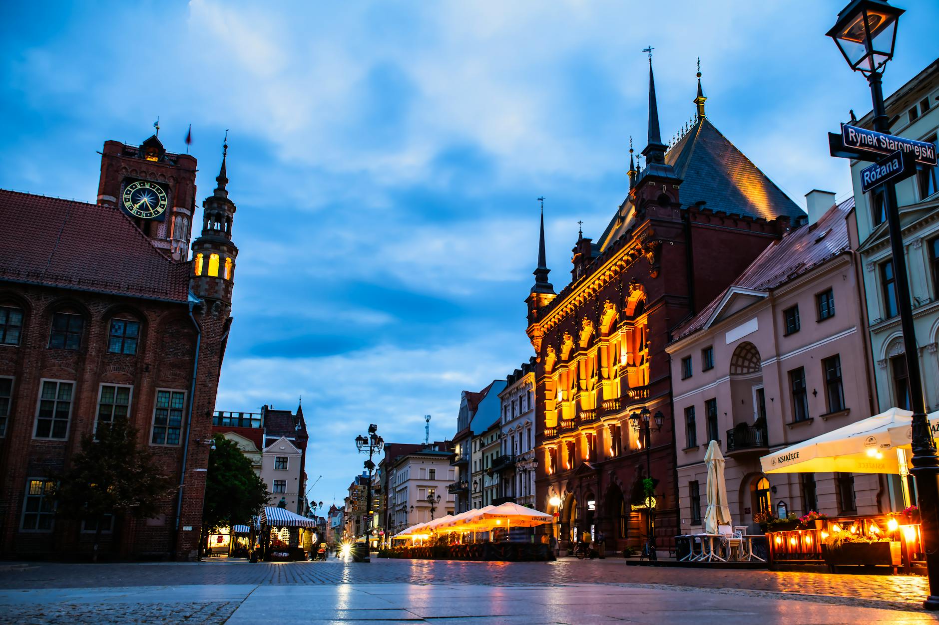 Panorama Mrągowa z widokiem na jezioro Czos i amfiteatr